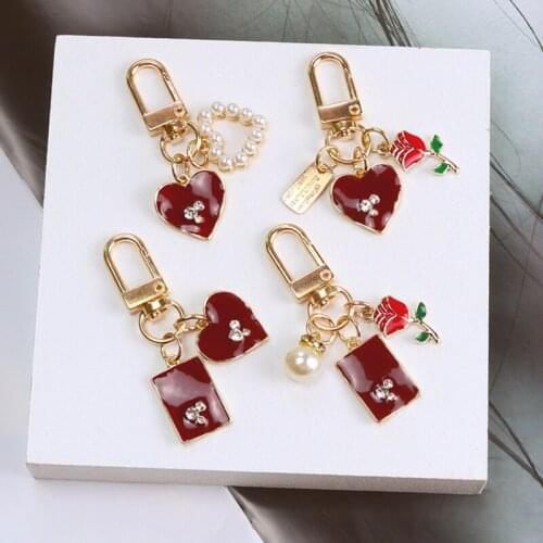 1Pcs Rose Pearl Keychain Heart Shaped Pendant Keyrings For Girls Handbag Mobile Phone Decor Wedding Favor Bridesmaid Gift