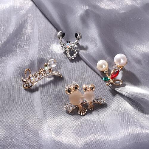 Jewelry Classic Enamel Pins Rhinestone Crystal Pearl Brooches Animal Scorpion Owl Badge Accessories on Dress Clothes Wholesale
