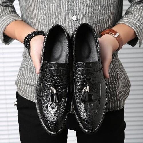 Formal men shoes luxury brand loafers men shoes elegant tassel wedding dress sepatu slip on pria italian shoes men classic ghn78