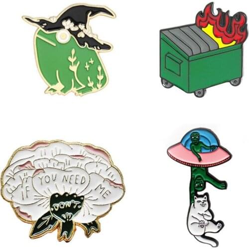 Anime Badges Enamel Brooches Lapel Pins For Women Cute Badges For Backpack Pins Metal On Clothes Men‘s Decorative Brooch Jewelry