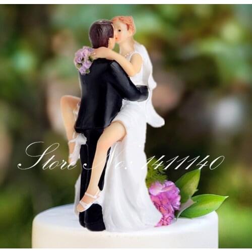 New Arrival True Love Groom Lifting Bride Kissing Figurine Resin Wedding Cake Topper Wedding Decoration Bridal Party Supplies