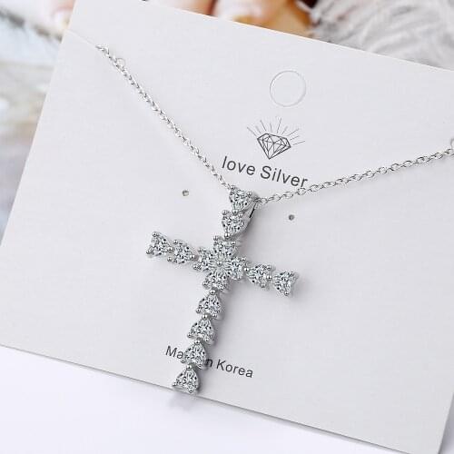 Heart-shaped zircon cross pendant clavicle chain personality European and American design light luxury necklace