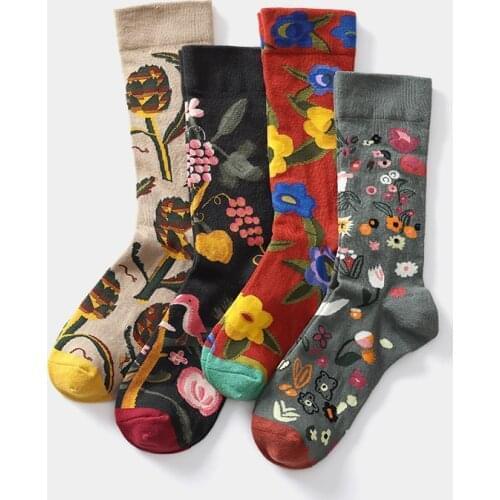 Q Fashion Cotton Street Skateboard Sock Unisex Breathable Flower Pattern 1Pair Middle Tube Socks Cute Women Embroidery Socks