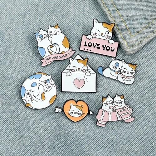 Cute kitty Cat Enamel Pins Love You Round Heart Animal Geometry Brooches Badge for Bag Lapel Jewelry Gift for Couples Friends