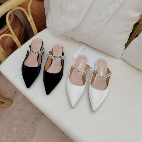 2021 Spring New Pointed Toe Ladies Slippers Rhinestone Strap Satin Flat Heel Half Slippers Sandals