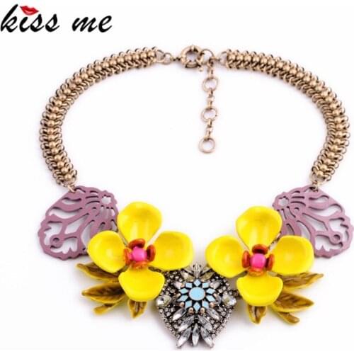 Kissme 2020 New Statement Jewelry Fashion Designer Big Yellow Enamel Flower Chunky Necklace For Women Accessories