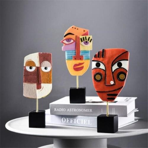 Home Decoration Accessories Modern Resin Crafts Abstract Face Art Ornament Creative Living Room Wine Cabinet Decor