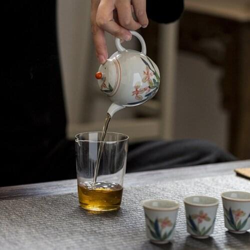 155ml Antique Glaze Teapot Hand-painted Iris Flower Teapot Ceramic Leisure Kung Fu Tea Set Single Pot Chinese Household Teapot