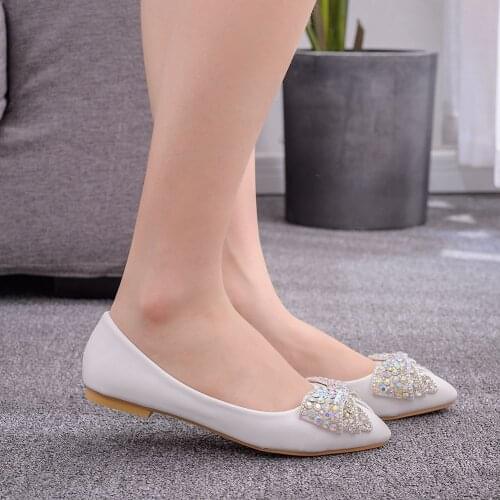Crystal Queen Fashion Flats Women Wedding Shoes Flat Heel Pointed Toe Rhinestone Butterfly-knot Sweet White Shoes Zapatos Muje