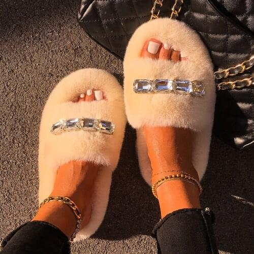 Furry Slides For Women Flip Flops Rhinestones Sandals Faux Fur Fluffy Slippers Ladies Luxury Crystal Indoor Slippers Flat Shoes