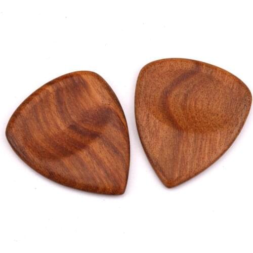 New Wooden Guitar Picks Bass Ukulele Plectrum Hearted Shape Picks Electric Acoustic Guitar Picks Can Be Drillable for Gift
