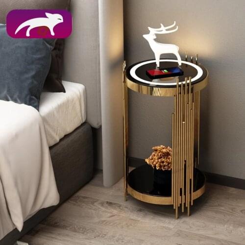 A few corners of the edge of the intelligent nightstand lamp cabinet are a few creative circular storage cabinets