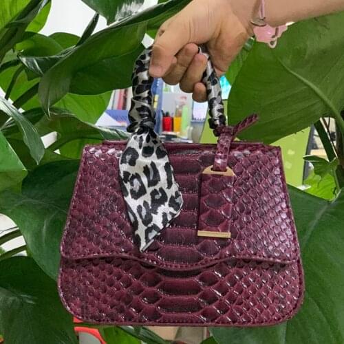 Women Fashion Handbags 2020 New Designer Snake Pattern Lady Bag Good Quality Python Handbag