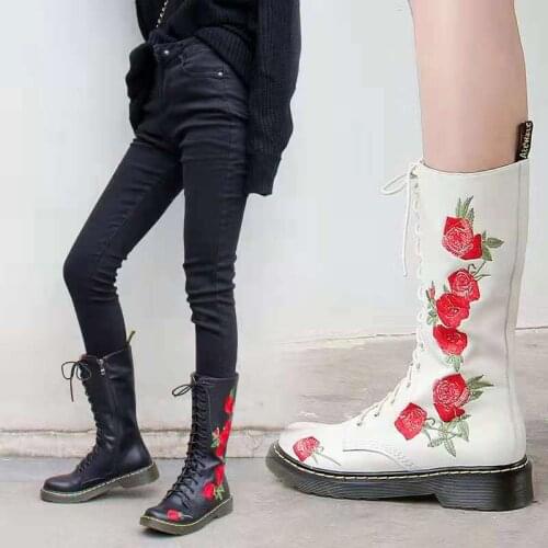 2021 Womens Riding Boots Autumn Winter Casual Shoes Leather Boots Mid-calf Boots Rose Embroidery Black White Leather High Boots