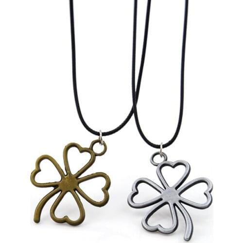 Cute Girls Retro Clover Pendant Necklace For Women Vintage Leather Chain Flower Choker Female Jewelry Party Friends Gift