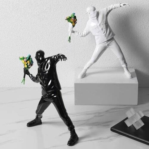 Creative Light Luxury Flower Throwing Boy Resin Decoration Figure Sculpture Decoration Home Decoration Living Room Decoration