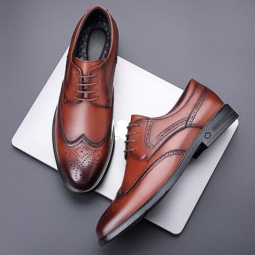 Yomior New Spring Autumn Men Casual Shoes Vintage British Cow Leather Formal Dress Loafers Business Wedding Brogue Shoes Oxfords