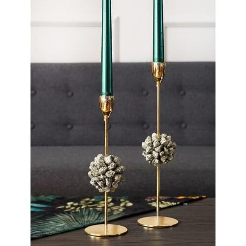 Modern Simple Candle Holder Gold Creative Metal Luxury Candlestick Stand Romantic Unique Ornamental Centerpiece Salon C6H
