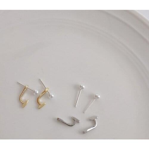 Stud Earrings for Women Fashionable Light Luxury Pearl Earrings Simple Geometric Earrings Jewelry Accessories Wholesale