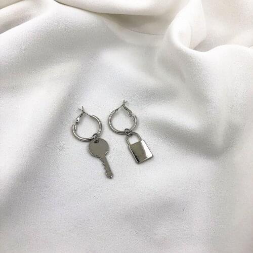 Asymmetric cold wind key lock earrings women wholesale