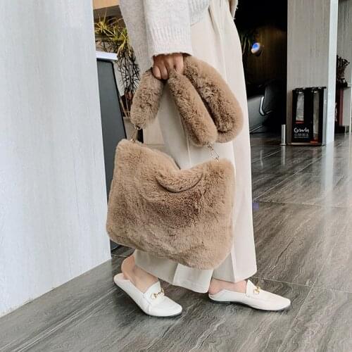Women Soft Faux Fur Handbags Cute Winter Clutch Bag 2020 Ladies Purse Female Tote Travel Plush Shoulder Bags Chain Winter Bags