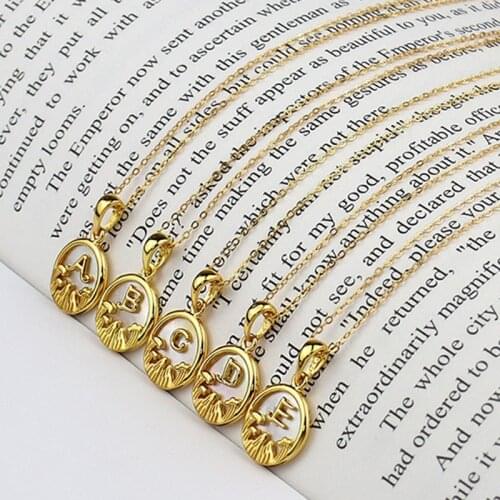 Ins 26 English Letters White Shell Pendant Necklace Gold Color Alphabet Captial Fashion Women Jewelry Girl Gift