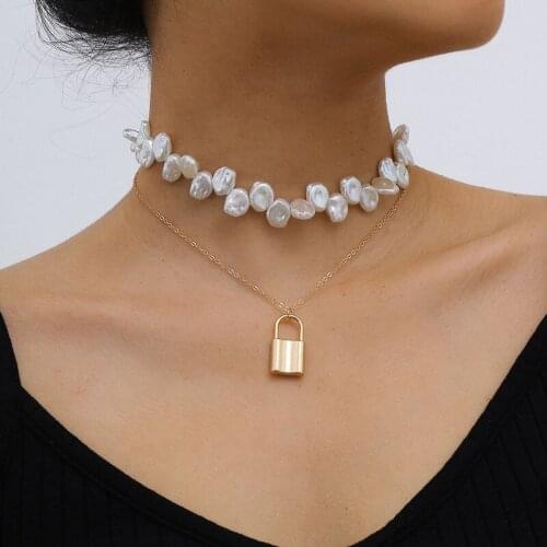 Chic Temperament Baroque Pearl Lock Pendant Necklace for Women Multilayer Geometric Vintage Necklace Pendants Jewelry Kolye