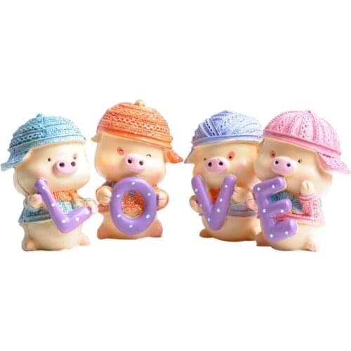 Ultra-Q McDull Pig LOVE Combinations Handmade Painted Resin Crafts Creative Home Decortion Tourism Souvenir Wedding Gifts