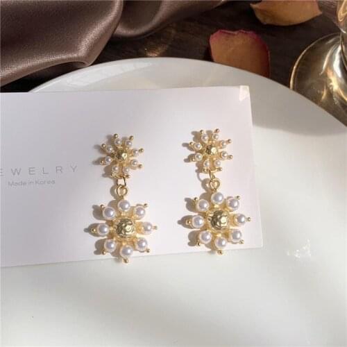 South Korean are 2020 new restoring ancient ways of pearl earrings French sweet girl stud earrings