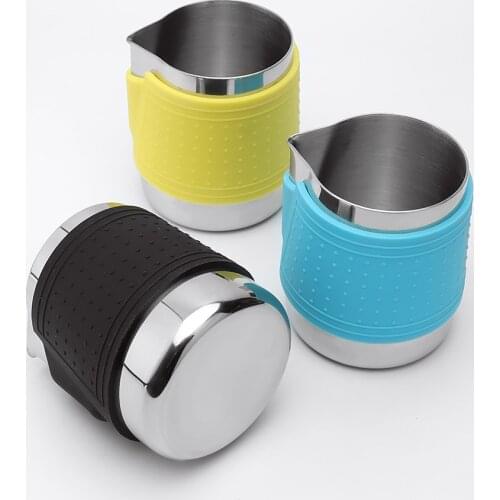 Coffee Latte Cup Stainless Steel Latte Cylinder Milk Foaming Pot Sharp Mouth Cup Fancy Embossed Milk Tank Professional Latte Art