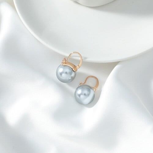 2020 Wholesale Fashion White Gray Elegant Beauty, Round White Pearl Stud Earrings Women Engagement Jewelry Brincos