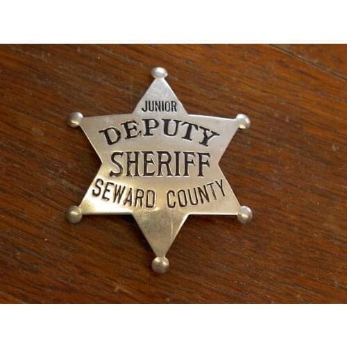 Low price custom badge cheap custom metal badge popular pin badge hot sale custom pin badge