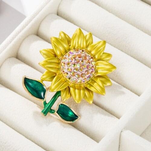 New Cute Golden Sunflower Brooch Twinkling Crystal Melon Seeds Pins for Women Enamel Brooches Wedding Jewelry Accessories