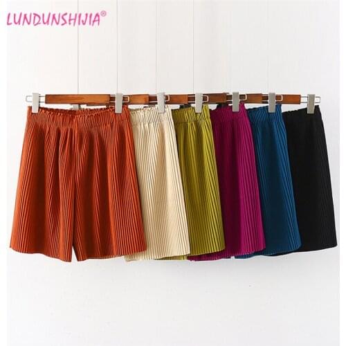 LUNDUNSHIJIA New Arrival 2020 Spring Summer Women Crepe Elastic Waist Shorts Loose Shorts For Women 6 Colors