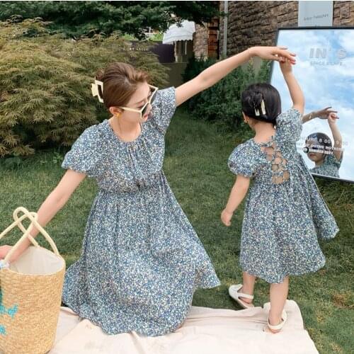 Summer Family Matching Clothes Korean Floral Mother And Daughter Dresses Puff Sleeve Back Tie Straps Mommy And Me Matching Dress