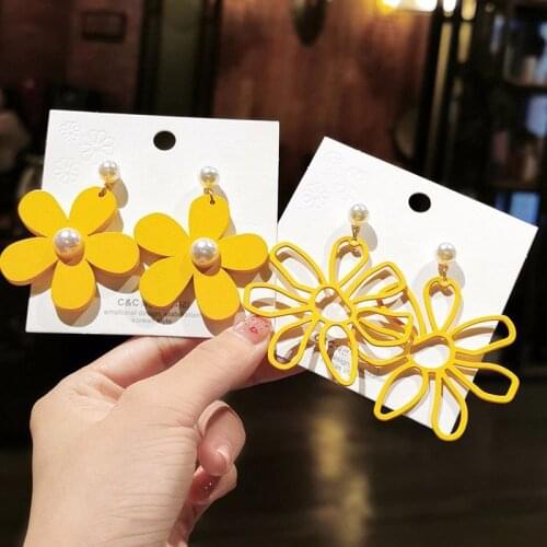 New simple sun flower earrings Korean version of wild fan style popular temperament long earrings