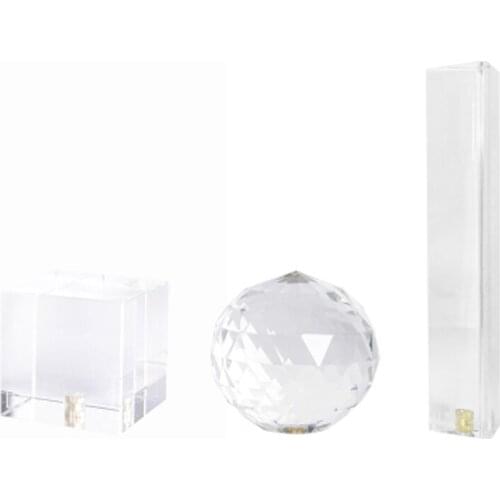 V1 Crystal Props Lighting And Rendering Have Triangular Prism, Sphere And Cube Shape, Reflect The Dazzling Light Effect
