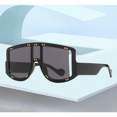 2021 new fashion dazzles the color ocean piece woman Retro Rice Nail conjoined eye protection sunglasses Fashion trends, glasses