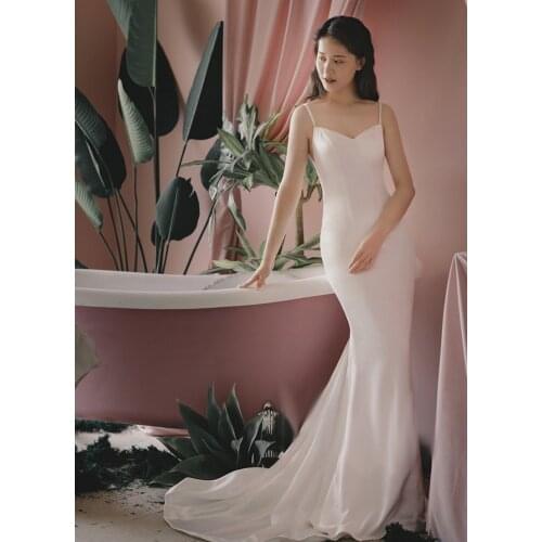 New Design Korea Style V Neck Sleeveless Soft Satin Simple Plain Sheath Criss-Cross Wedding Dress Bride Gown Vestidos De Novia
