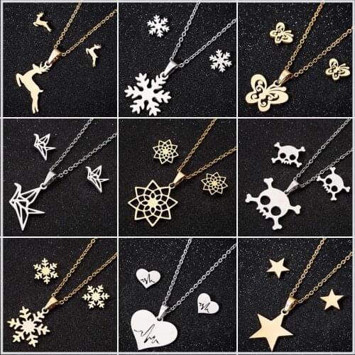 Simple Snowflake Necklace Choker Cartoon Deer Antler Necklaces Reindeer Pendant Necklace Christmas Gift for Women Girls Kids