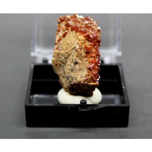 100% Natural Vanadinite mineral specimen quartz crystal specimen Collection Stones and crystals box size 3.4cm