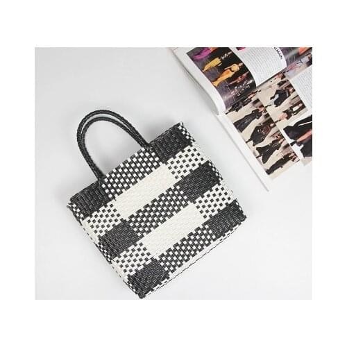 Straw Handmade Beach Tote Handbag Womens Woven Crossbody Bag Casual Travel Shopping Bag Bolsos Durable plastic woven basket