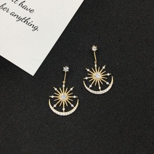 Fashion Super Flashing Star Metal Earrings Simple Cold Wind All-match Ladies Earrings Elegant Temperament Jewelry
