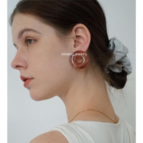 TARCLIY Geometric Acrylic Round Button Stud Earring Brown Resin Simple Retro Earring Women Fashion Trends Jewelry Summer 2021