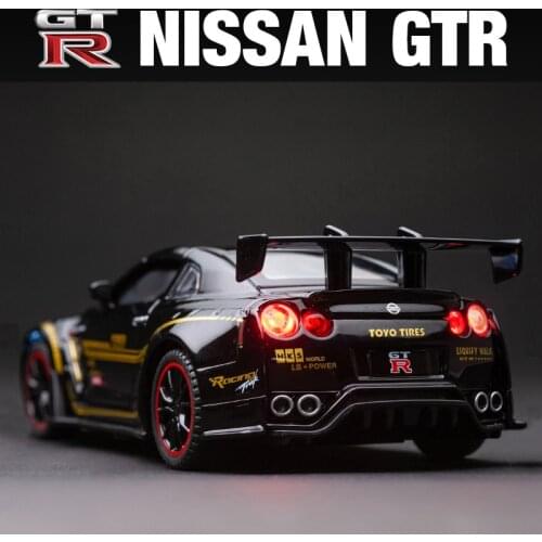 1:32 Nissan Gtr Sports Car Alloy Car Model For Children Boy Metal Pull Back Toy Car Decoration Simulation Model Car Collection