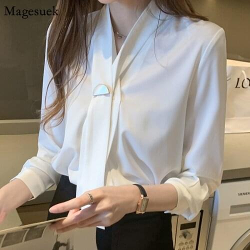 2021 Autumn New Long Sleeve Satin Women Blouses V-neck Pullover White Blouse Women Solid Button Casual Women Shirts Blusas 11054