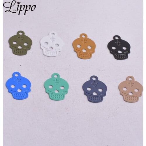 100pcs AC5544 Neo-Gothic Style Halloween Decorations Charms Awful Skull Articles Charms Painted Khaki Jewelry Findings