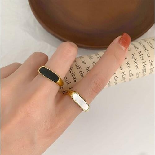 YUN RUO Exaggerated Vintage Hip Hop 18 k Gold Plated White Black Shell Irregular Smooth Titanium Steel Ring Women Accessory