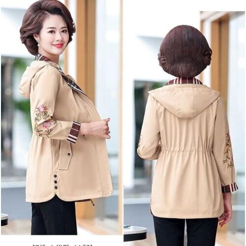 Windbreaker womens middle and long 2020 new large size womens spring and autumn coat foreign style middle aged womens top