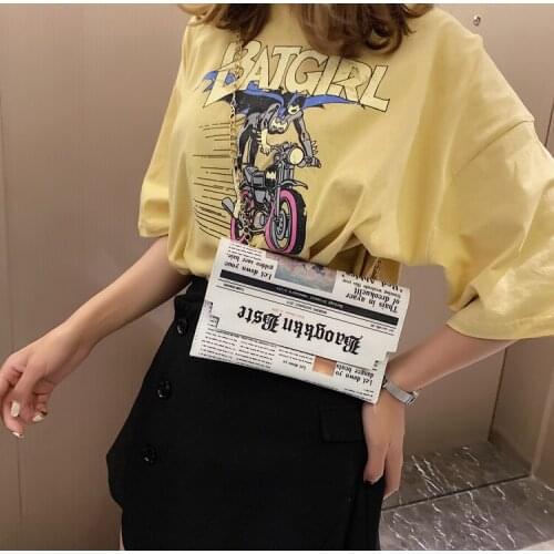 Women Newspaper Print Design Shoulder Bag Messenger Bag Fashion Flap Envelope Bag Day Clutches Purse Chain Crossbody PU Handbag